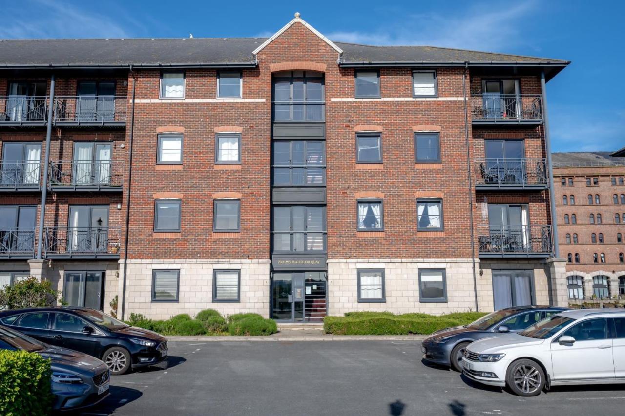 Waterloo Quay Private Parking Apartment